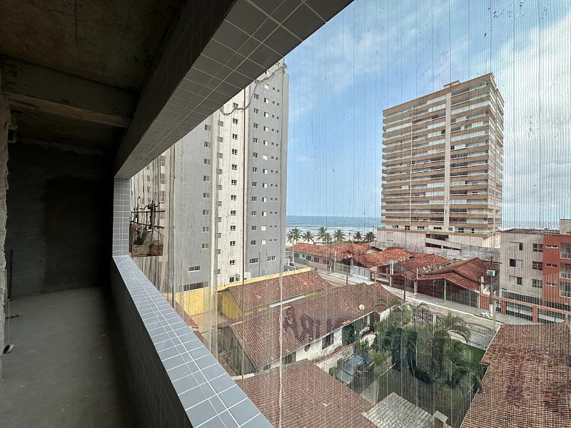 BELÍSSIMO APARTAMENTO, À 50m DO MAR E LAZER COMPLETO — foto 3