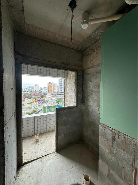 BELÍSSIMO APARTAMENTO, À 50m DO MAR E LAZER COMPLETO — foto 11