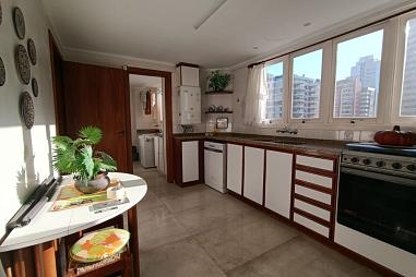 APARTAMENTO A  VENDA NAS QUATRO PRAÇAS
