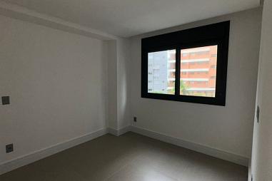 APARTAMENTO NO EDÍFICIO PRAÇA QUATRO