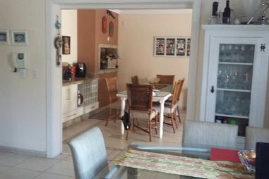 CASA A VENDA NO CENTRO DE TORRES