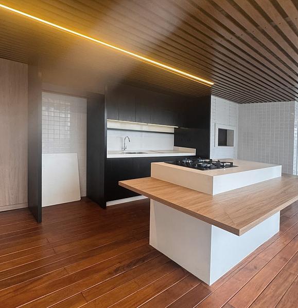 COBERTURA DUPLEX COM JACUZZI 1