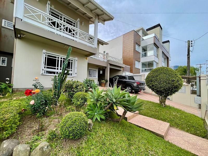 CASA NA LAGOA DO VIOL�O 1