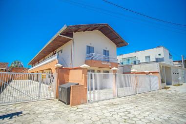 CAIOBÁ - APARTAMENTO Nº 04- TÉRREO - 6 PESSOAS