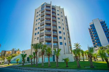 Ed. Viareggio | 702 |  Apartamento para locação de temporada em Caiobá, com vista para o mar, 2 quartos, wifi, 1 vaga de garagem, 1 quadra da praia