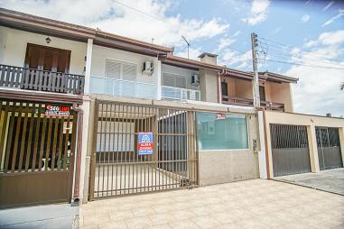 Sobrado de alto padrão com 3 quartos (1 suíte), ar condicionado, wifi, churrasqueira - acomoda até 9 pessoas | Próximo ao Sesc Caiobá