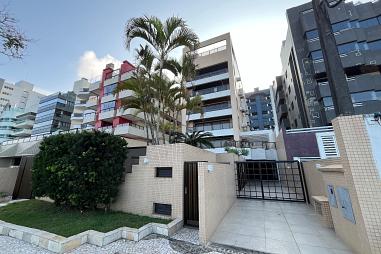 Ed. Porto Ilhéus | Apartamento com 4 quartos frente ao mar em Caiobá, disponível para locação de temporada
