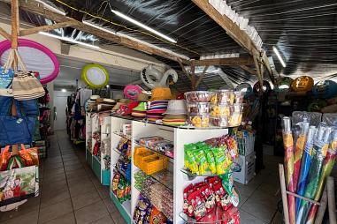 LOJA MONTADA DE ITENS DE PRAIA NA PRAIA MANSA DE CAIOBÁ