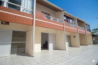 VENEZA 4 - SOBRADO COM 02 QUARTOS - 6 PESSOAS