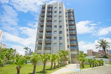 Ed. Viareggio | 601 |  Apartamento para locação de temporada em Caiobá com vista para o mar, 3 quartos, wifi, 1 vaga de garagem, 1 quadra da praia