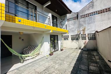 CAIOBÁ - SOBRADO EM CONDOMÍNIO - 3 QUARTOS - 8 PESSOAS