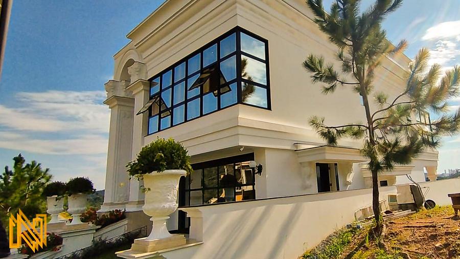 Casa no Mirante Camboriú – Onde o luxo mora  450m² de puro conforto: 4 suítes com hidro, cinema, piscina aquecida e elevador — foto 3