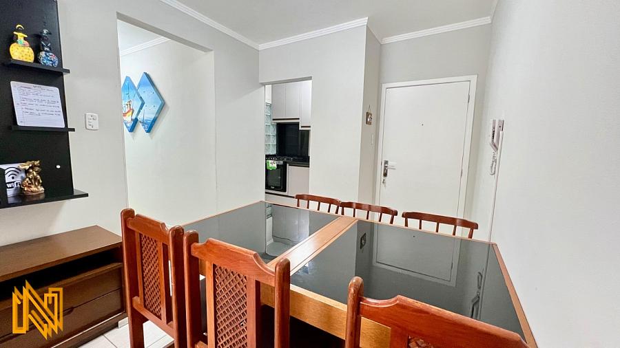 Apartamento na Quadra do Mar – Edifício Dona Rosinha, Balneário Camboriú — foto 11