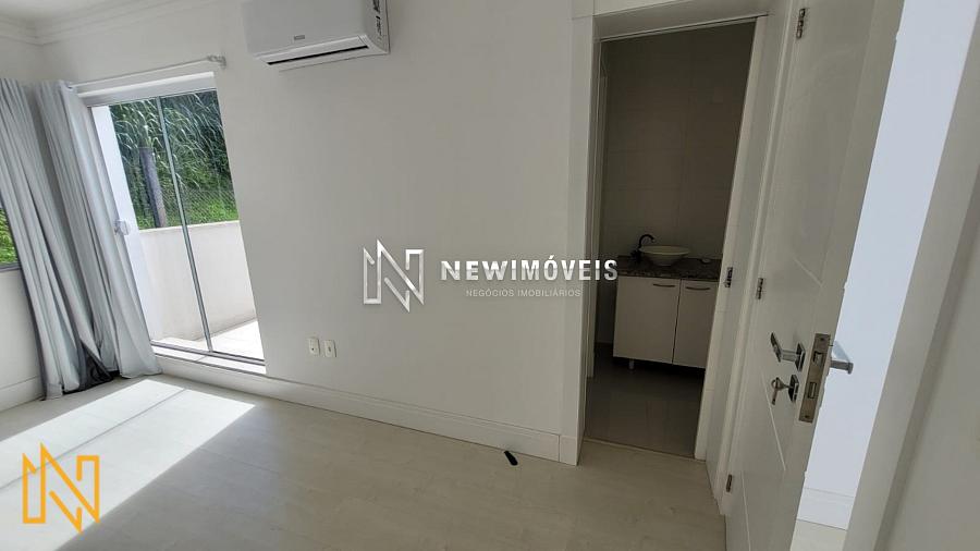Casa Geminada com 03 Dormitórios na Praia Brava, Itajaí - SC — foto 16